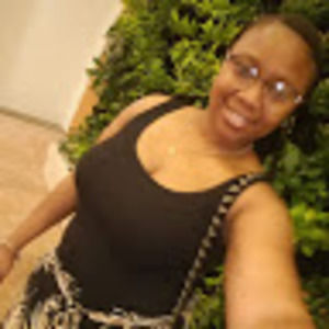 Meet your Posher, Dominique